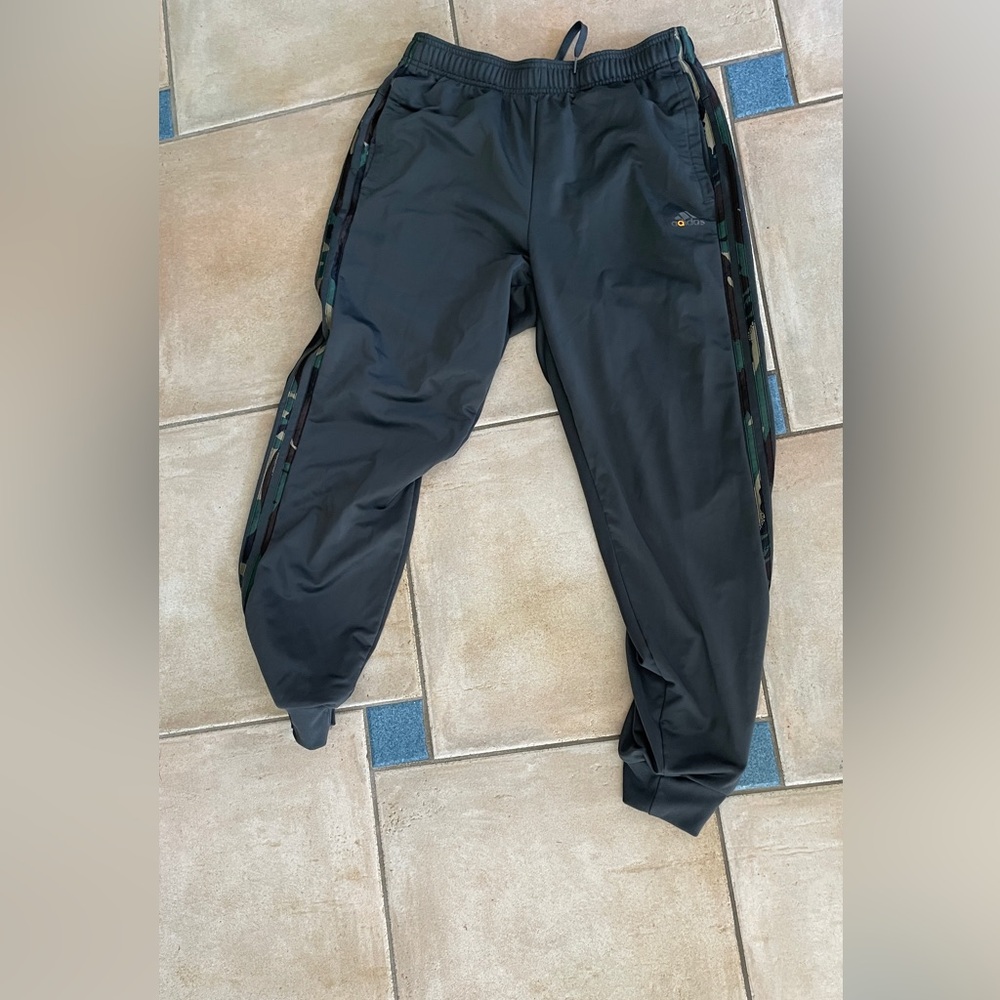 Men’s adidas Olive Green Active Track pants with Elastic Waistband Size: L